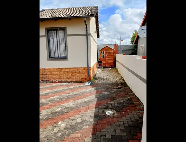 3 BEDROOM HOUSE FOR SALE IN KYA SANDS